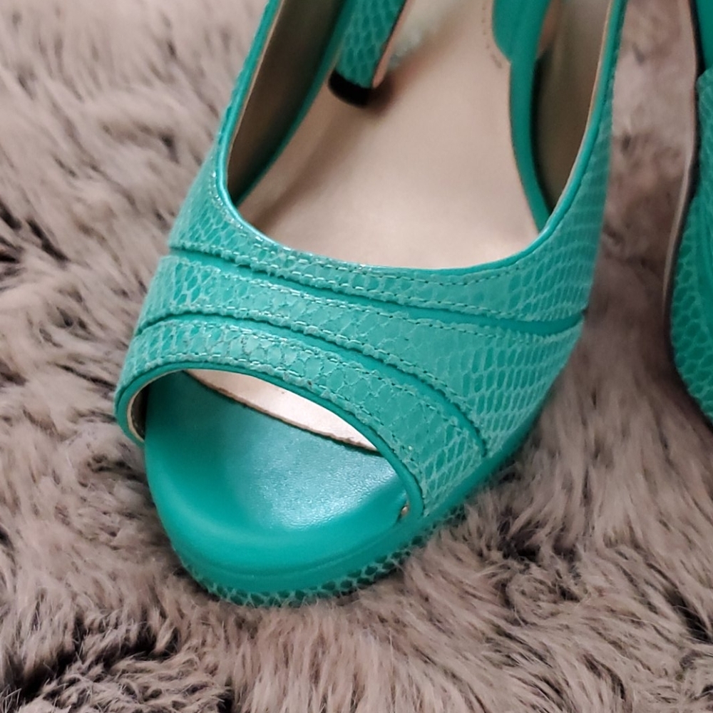 Whbm Green Python Stacked Heels - image 4